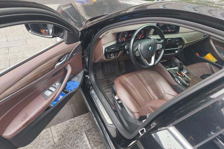 Used BMW 5 Series 2020 530Li Leading Edition Luxury Package Driver Seat