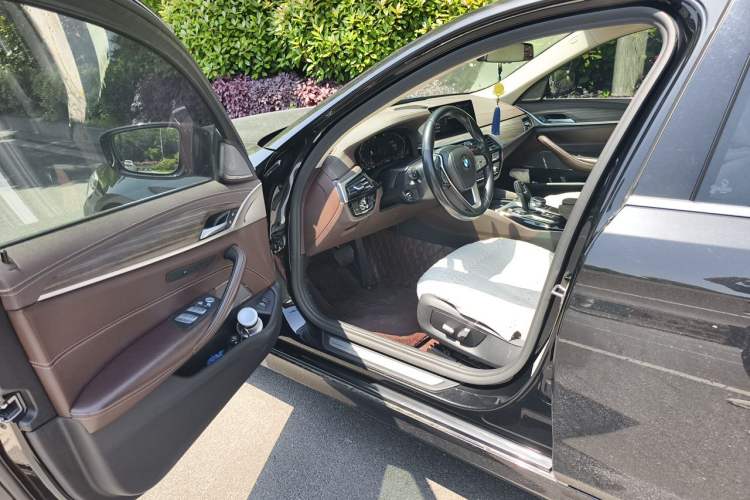 Used BMW 5 Series 2020 530Li Leading Edition Luxury Package Driver Seat