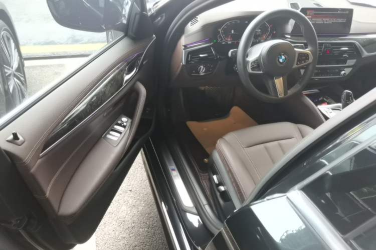 Used BMW 5 Series 2020 525Li M Sport Package Driver Seat