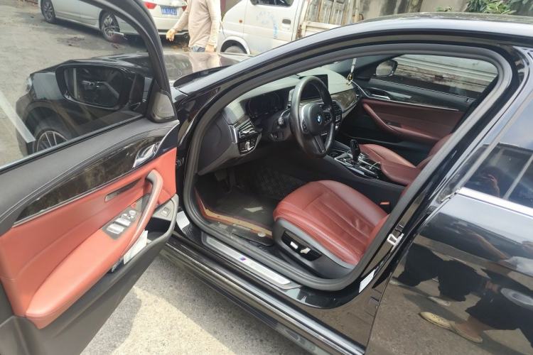 Used BMW 5 Series 2020 530Li Luxury Edition M Sport Package Driver Seat
