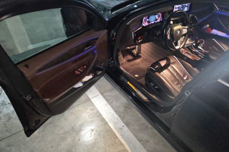 Used BMW 5 Series 2020 530Li Leading Edition Luxury Package Driver Seat