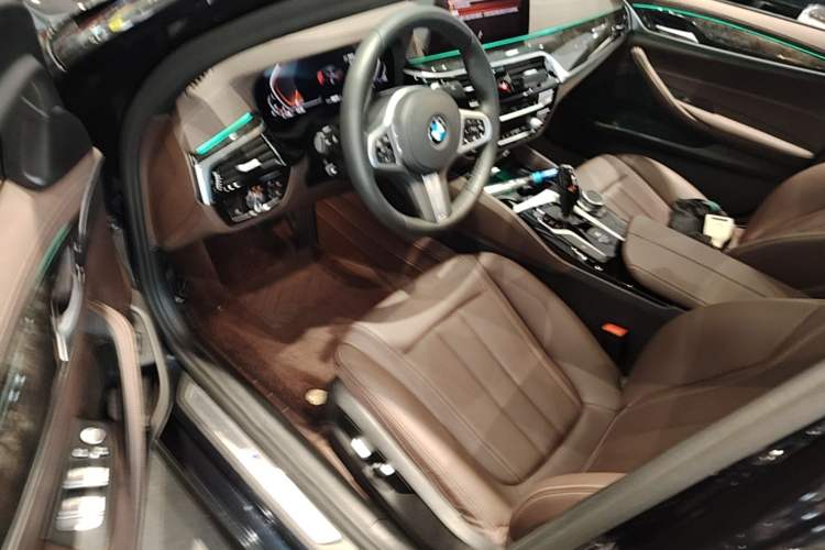 Used BMW 5 Series 2020 525Li M Sport Package Driver Seat