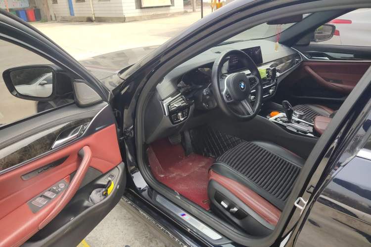 Used BMW 5 Series 2020 530Li Leading Model M Sport Package Driver Seat