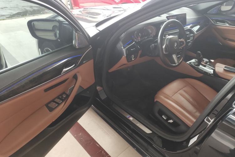 Used BMW 5 Series 2020 530Li Luxury Edition M Sport Package Driver Seat