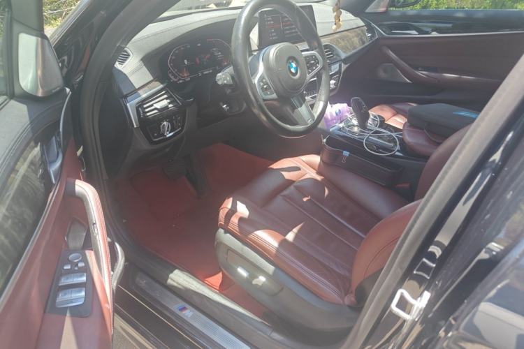 Used BMW 5 Series 2020 530Li Luxury Edition M Sport Package Driver Seat