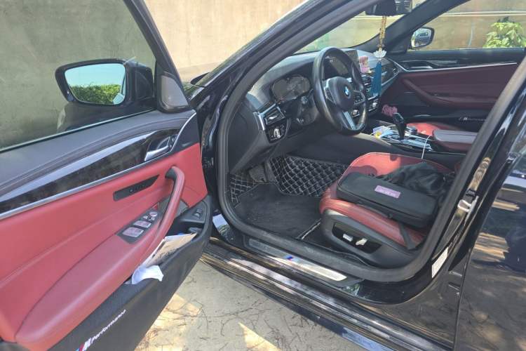 Used BMW 5 Series 2020 530Li Luxury Edition M Sport Package Driver Seat