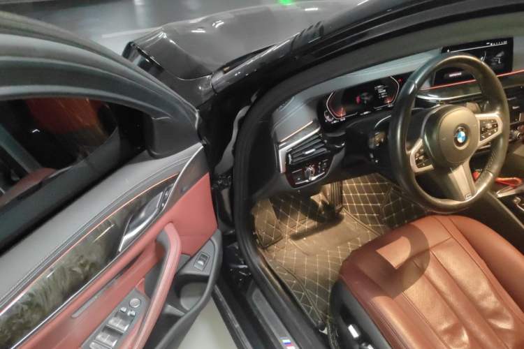 Used BMW 5 Series 2020 530Li Leading Model M Sport Package Driver Seat