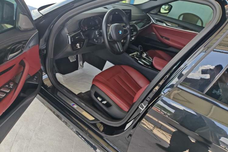 Used BMW 5 Series 2020 530Li Luxury Edition M Sport Package Driver Seat