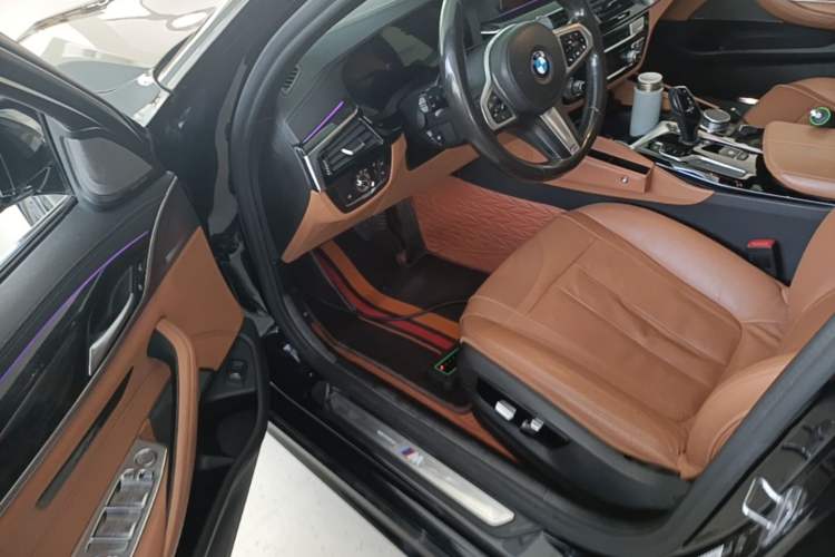 Used BMW 5 Series 2020 530Li Luxury Edition M Sport Package Driver Seat