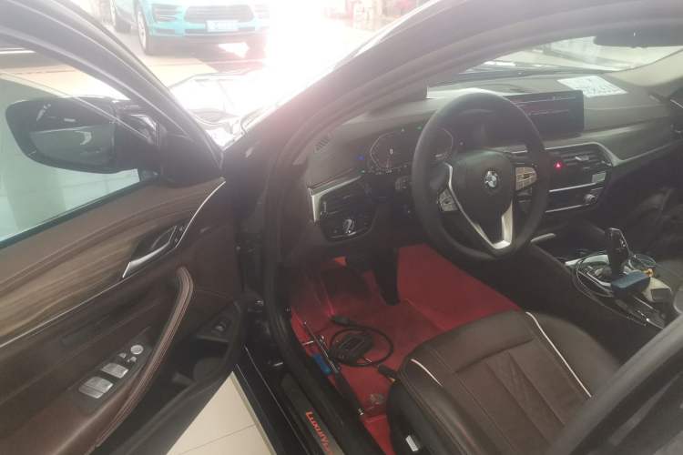 Used BMW 5 Series 2020 530Li xDrive Luxury Package Driver Seat