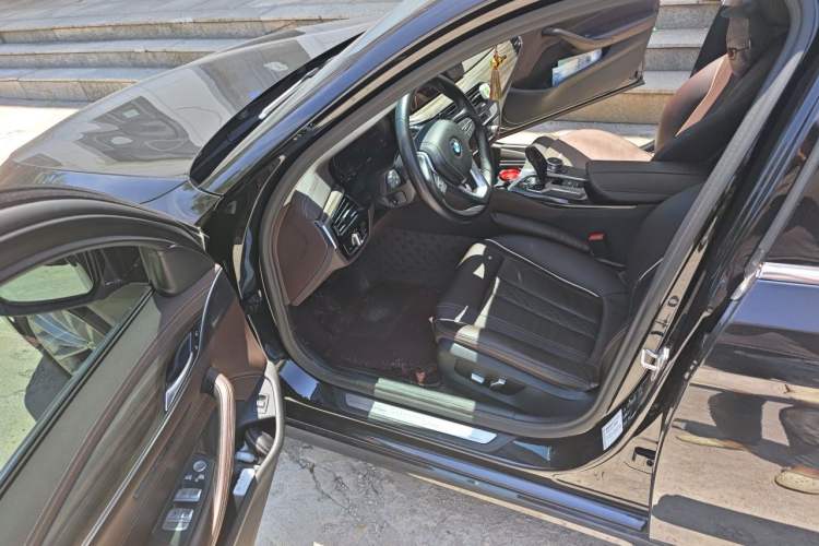 Used BMW 5 Series 2020 530Li xDrive Luxury Package Driver Seat