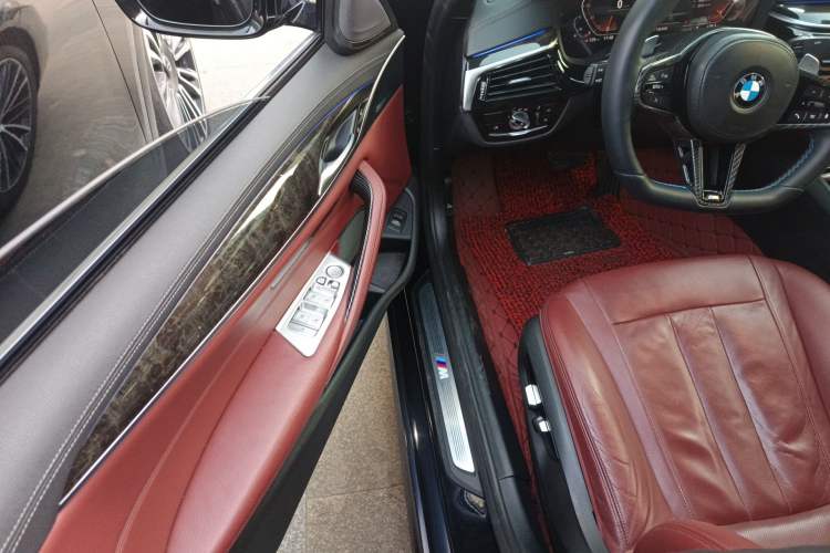 Used BMW 5 Series 2020 530Li Luxury Edition M Sport Package Driver Seat