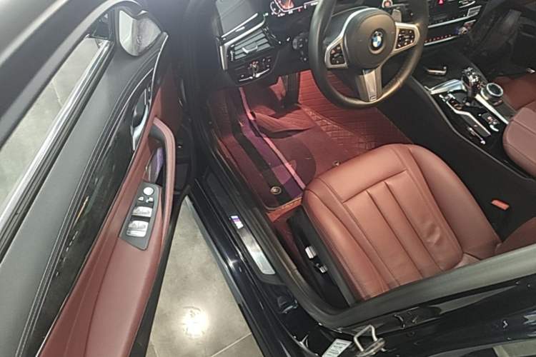 Used BMW 5 Series 2020 530Li Leading Model M Sport Package Driver Seat