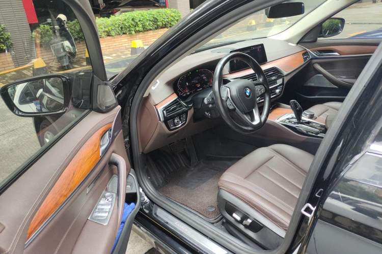 Used BMW 5 Series 2020 525Li Luxury Package Driver Seat
