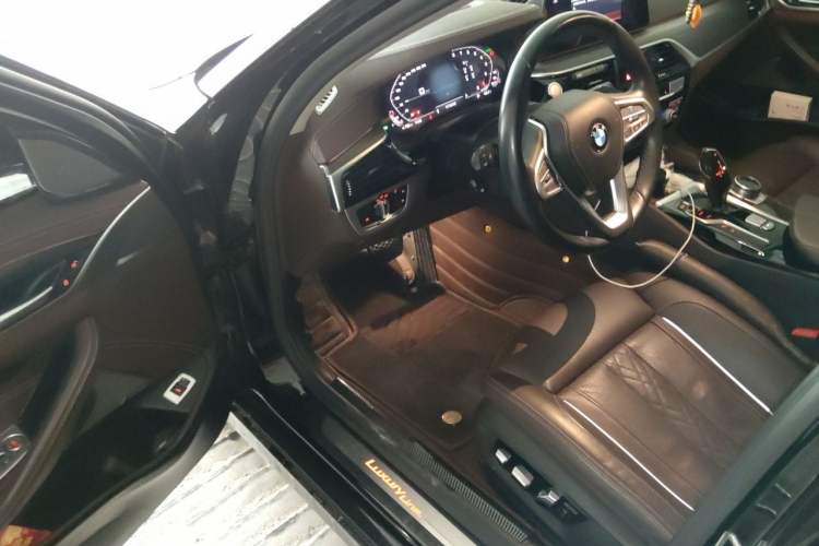 Used BMW 5 Series 2020 530Li Luxury Edition Premium Package Driver Seat