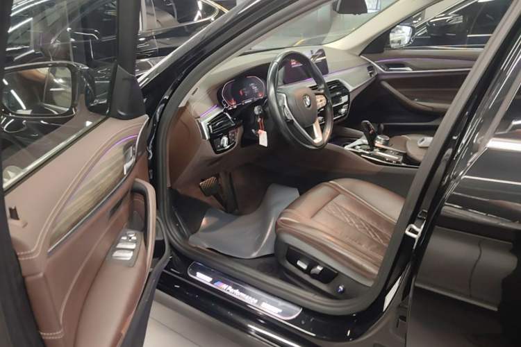Used BMW 5 Series 2020 530Li Leading Edition Luxury Package Driver Seat