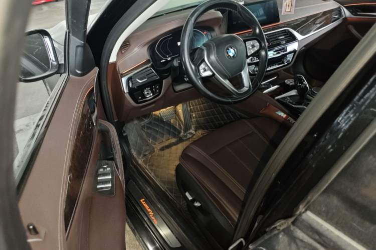 Used BMW 5 Series 2020 525Li Luxury Package Driver Seat