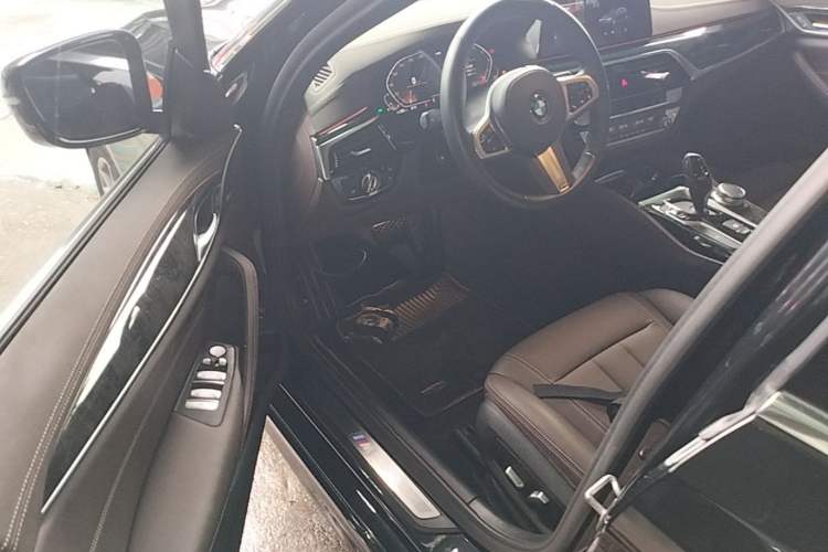 Used BMW 5 Series 2020 525Li M Sport Package Driver Seat