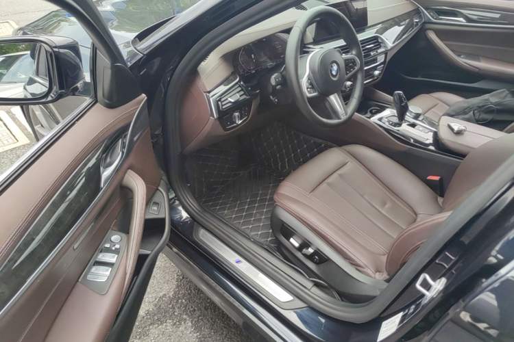 Used BMW 5 Series 2020 525Li M Sport Package Driver Seat
