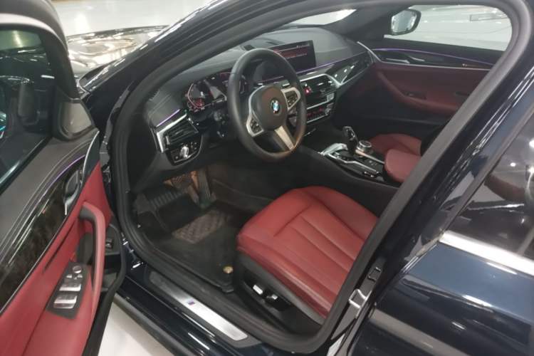 Used BMW 5 Series 2020 530Li Leading Model M Sport Package Driver Seat