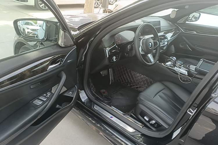 Used BMW 5 Series 2020 530Li Leading Model M Sport Package Driver Seat