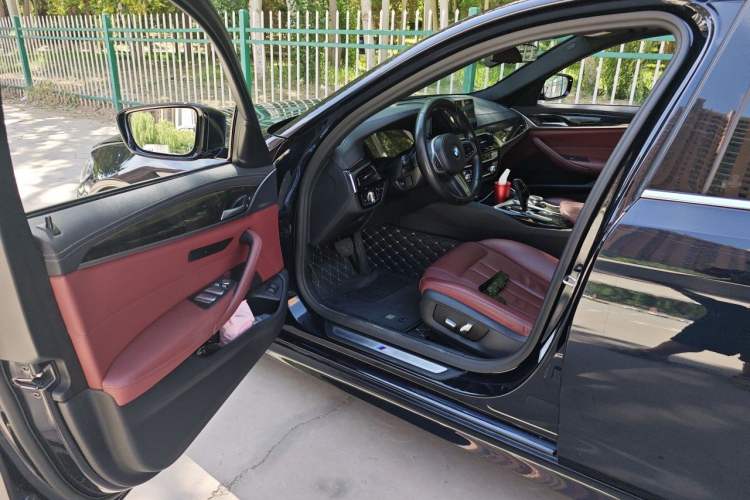 Used BMW 5 Series 2020 530Li Leading Model M Sport Package Driver Seat