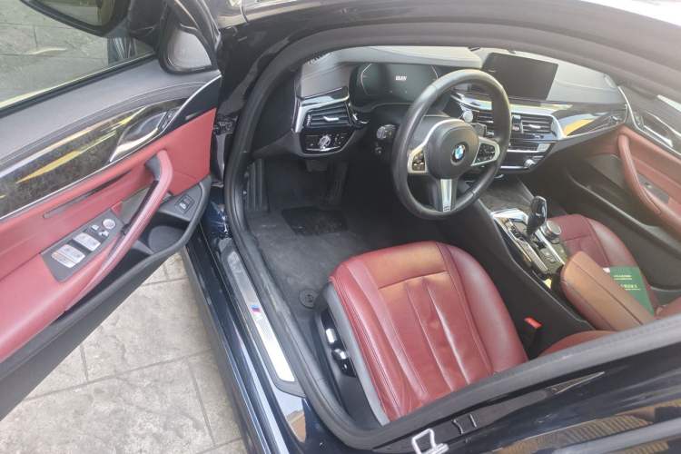 Used BMW 5 Series 2020 530Li Luxury Edition M Sport Package Driver Seat