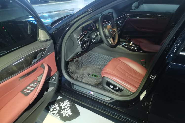Used BMW 5 Series 2020 530Li Luxury Edition M Sport Package Driver Seat