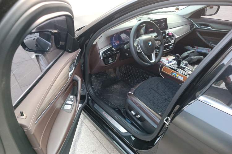 Used BMW 5 Series 2020 530Li Leading Edition Luxury Package Driver Seat
