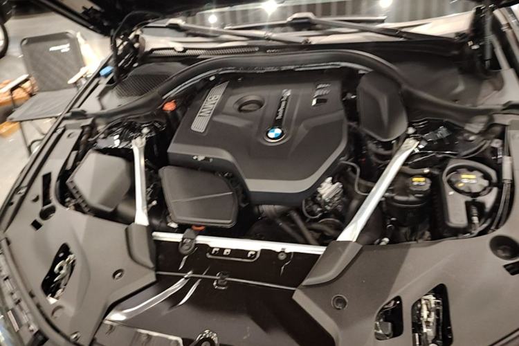 Used BMW 5 Series 2020 525Li M Sport Package Engine Bay