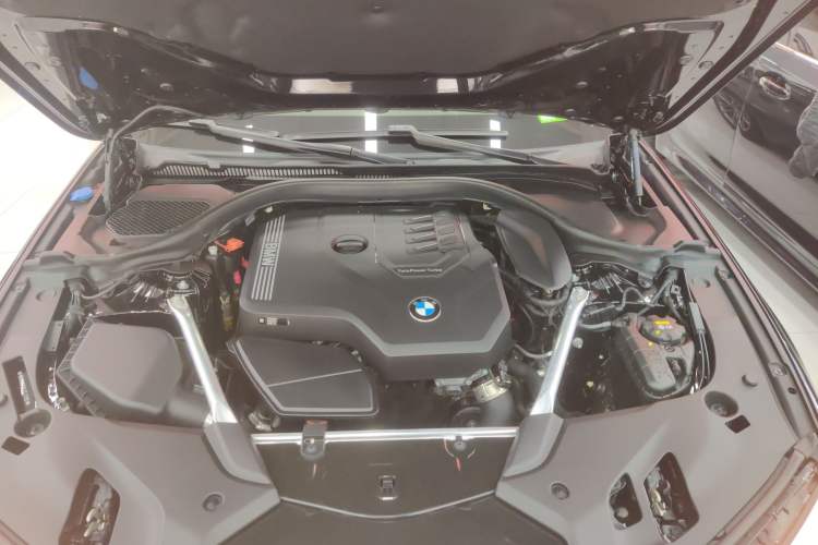 Used BMW 5 Series 2020 525i M Sport Package Engine Bay