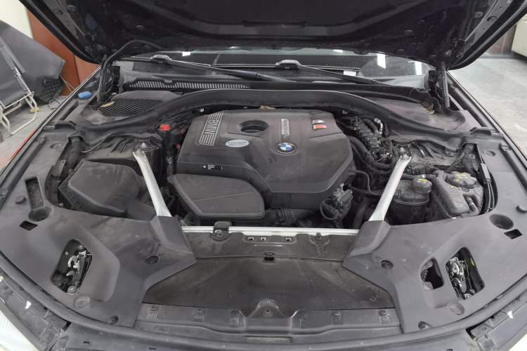 Used BMW 5 Series 2020 525Li M Sport Package Engine Bay