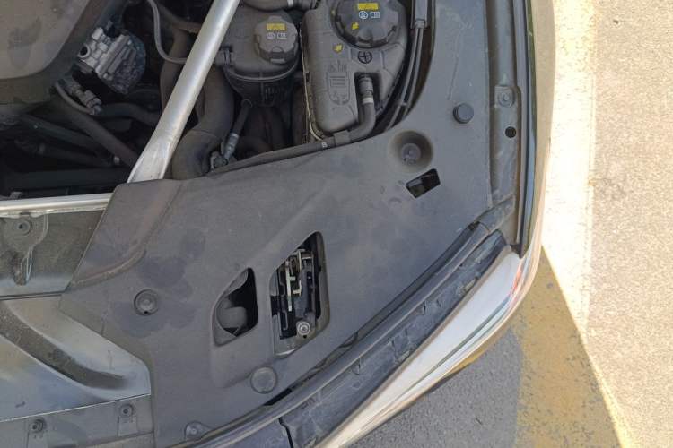 Used BMW 5 Series 2020 530Li xDrive M Sport Package Engine Bay Left