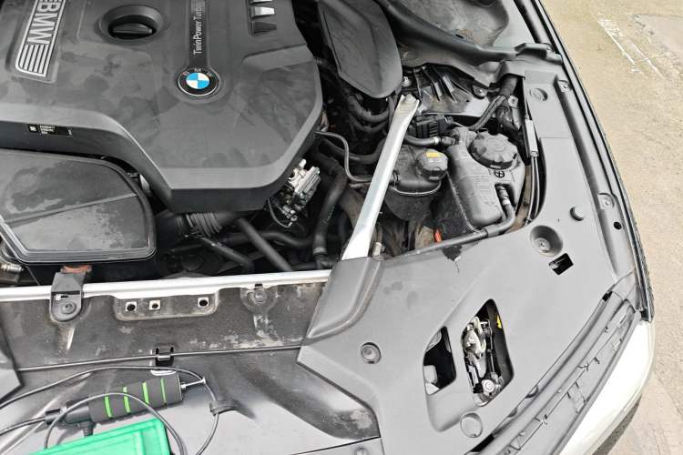 Used BMW 5 Series 2020 525Li Luxury Package Engine Bay Left