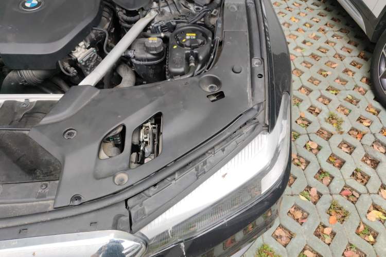 Used BMW 5 Series 2020 525Li M Sport Package Engine Bay Left