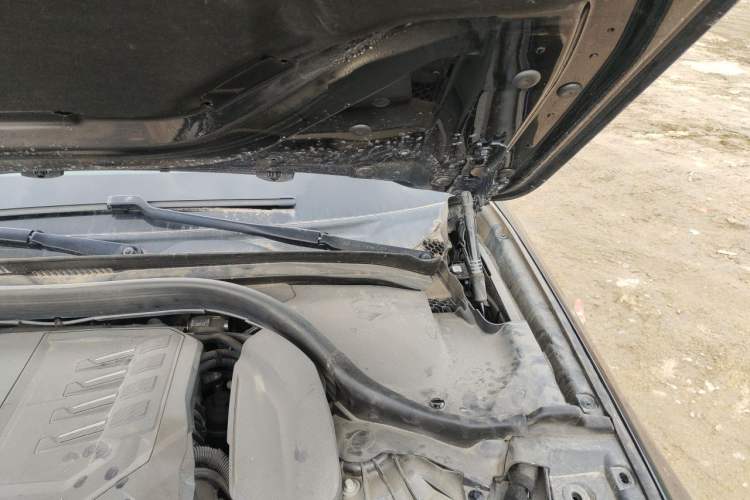 Used BMW 5 Series 2020 530Li Executive M Sport Package Engine Bay Left