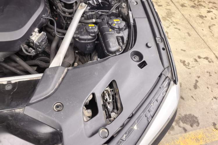 Used BMW 5 Series 2020 525Li M Sport Package Engine Bay Left