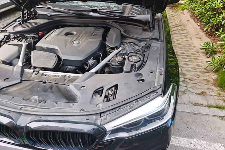 Used BMW 5 Series 2020 530Li Leading Model M Sport Package Engine Bay Left