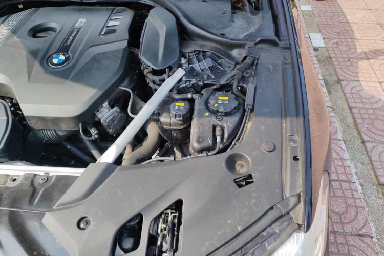 Used BMW 5 Series 2020 525Li M Sport Package Engine Bay Left