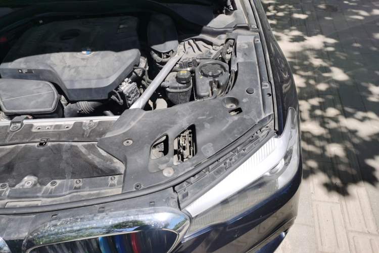 Used BMW 5 Series 2020 525Li M Sport Package Engine Bay Left