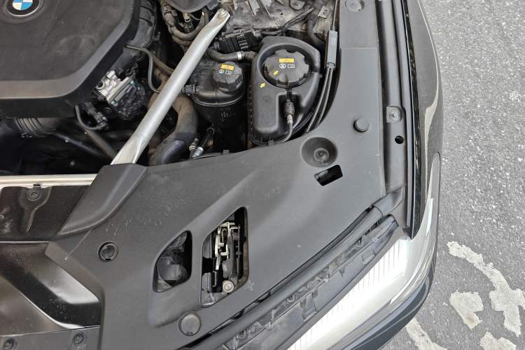 Used BMW 5 Series 2020 525Li Luxury Package Engine Bay Left