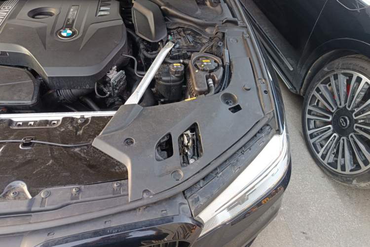 Used BMW 5 Series 2020 530Li Luxury Edition M Sport Package Engine Bay Left