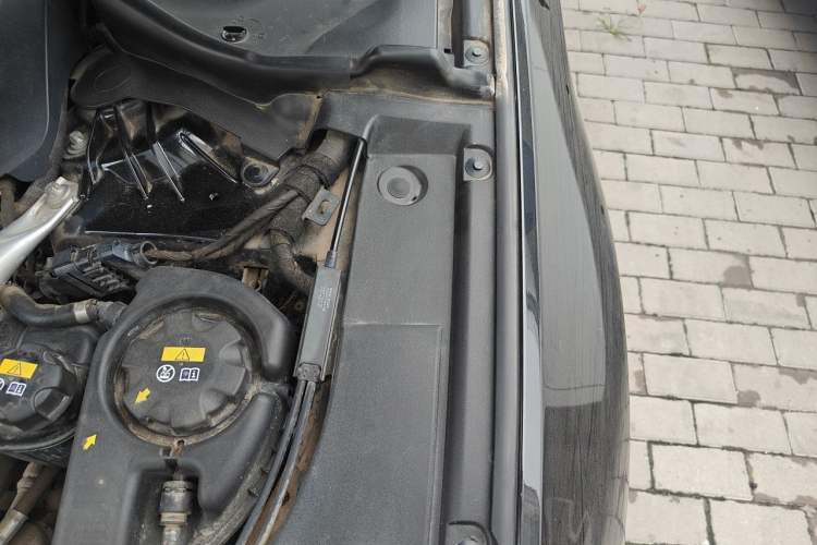 Used BMW 5 Series 2020 530Li Luxury Edition M Sport Package Engine Bay Left