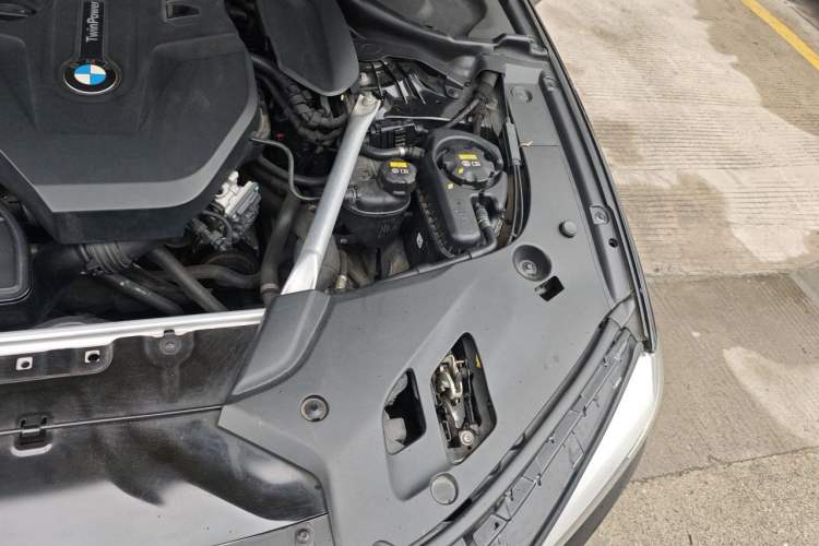 Used BMW 5 Series 2020 525Li Luxury Package Engine Bay Left
