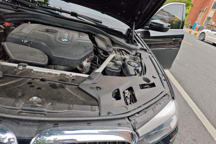 Used BMW 5 Series 2020 525Li M Sport Package Engine Bay Left