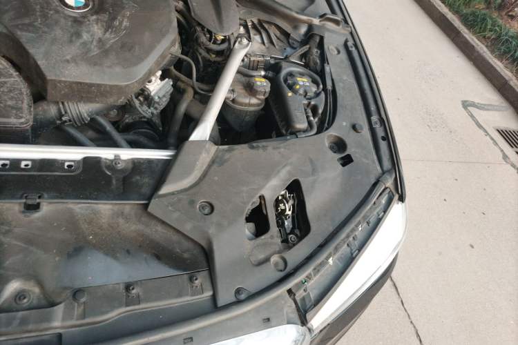Used BMW 5 Series 2020 525Li M Sport Package Engine Bay Left