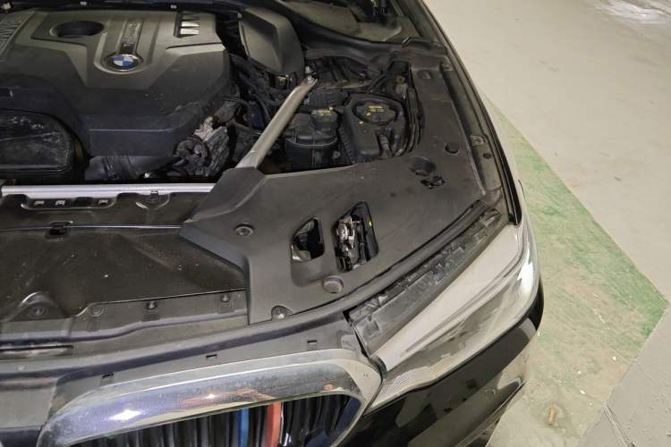 Used BMW 5 Series 2020 530Li Leading Model M Sport Package Engine Bay Left
