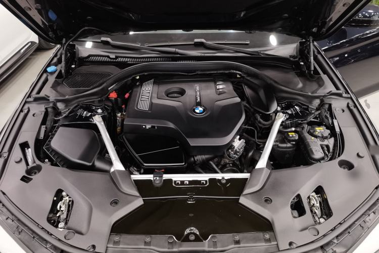Used BMW 5 Series 2020 525Li M Sport Package Engine Bay