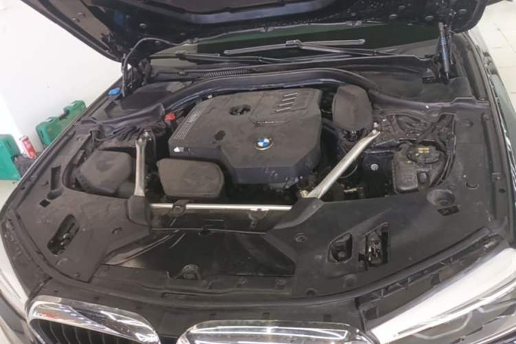 Used BMW 5 Series 2020 525i M Sport Package Engine Bay