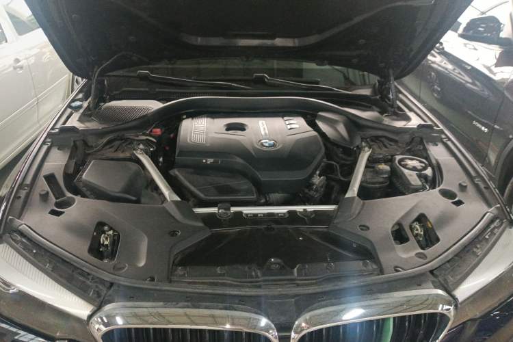 Used BMW 5 Series 2020 525Li M Sport Package Engine Bay